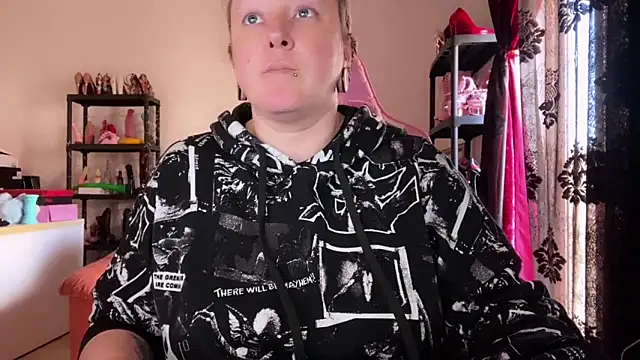 kisicaxx online show from March 18, 2:41 pm