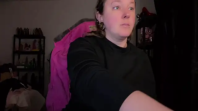 kisicaxx online show from February 1, 5:00 pm