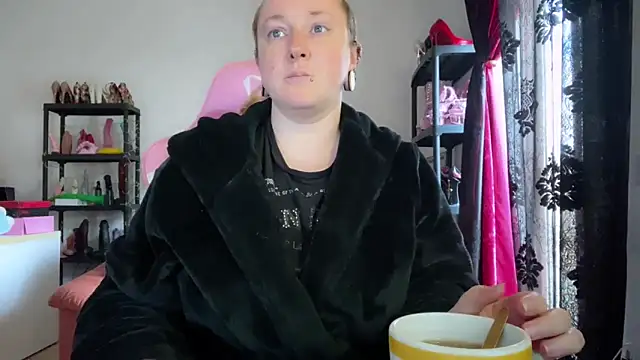 kisicaxx online show from March 31, 2:19 pm