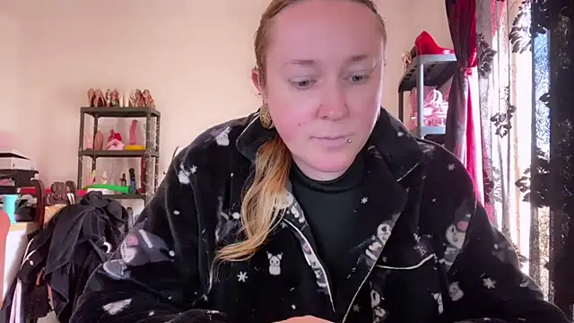 kisicaxx online show from February 20, 11:23 am