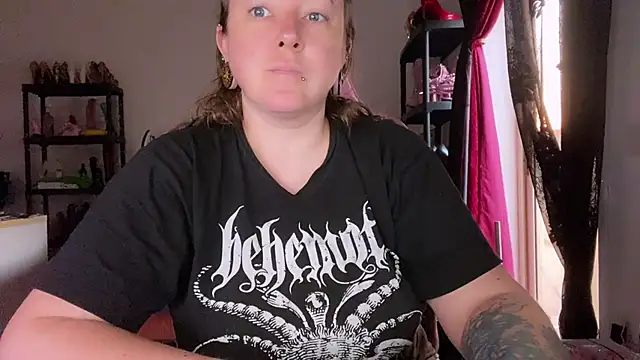 Snapshot of kisicaxx chatting on June 27, 4:07 am kisicaxx online show from June 27, 4:07 am