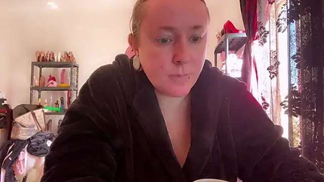 kisicaxx online show from February 24, 9:21 am