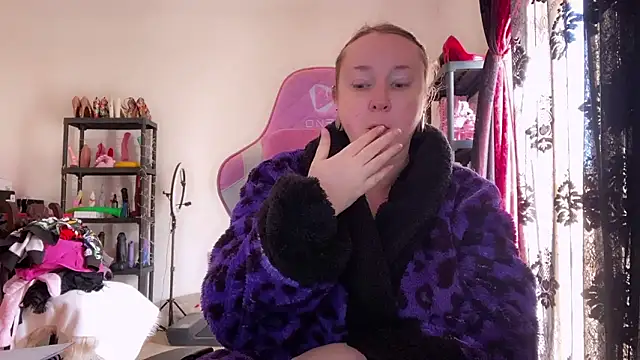 kisicaxx online show from January 17, 11:03 am