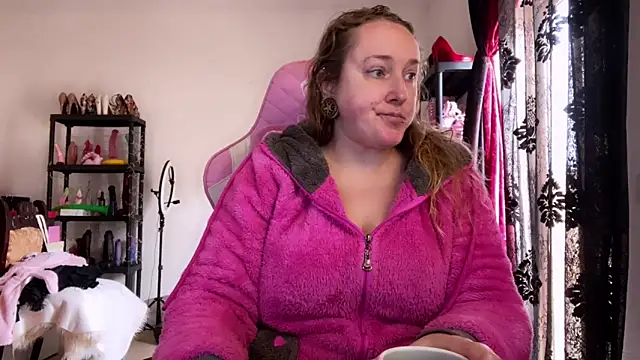 kisicaxx online show from January 18, 11:46 am