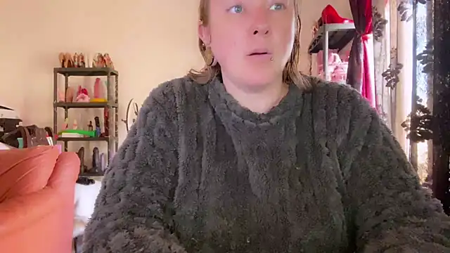 kisicaxx online show from March 10, 1:59 pm