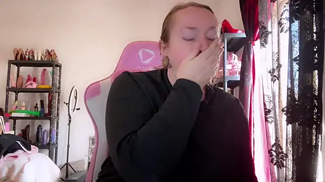 kisicaxx online show from February 6, 11:06 am