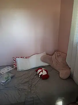 Snapshot of lovely_beast chatting on December 5, 6:17 pm lovely beast online show from December 5, 6:17 pm