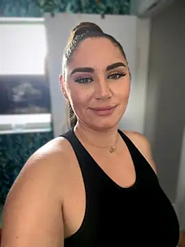 Snapshot of lovely_beast chatting on December 4, 6:07 pm lovely beast online show from December 4, 6:07 pm