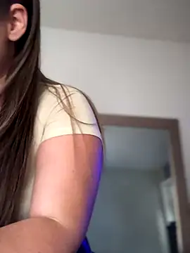 Snapshot of lovely_beast chatting on November 18, 5:27 pm lovely beast online show from November 18, 5:27 pm