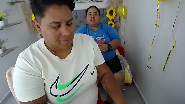 Snapshot of hotlesby4uxxx chatting on September 18, 12:24 am hotlesby4uxxx online show from September 18, 12:24 am