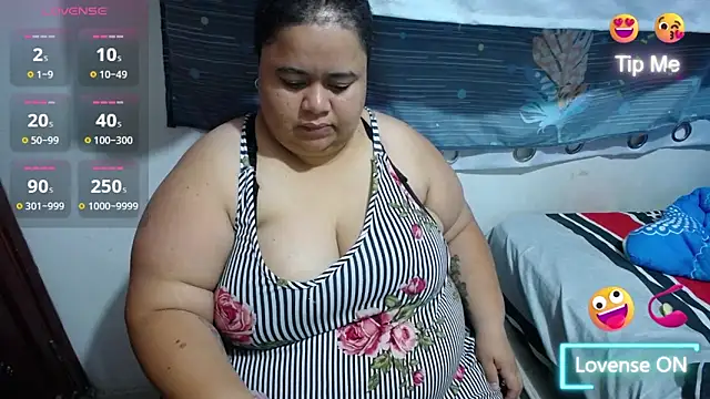 Snapshot of hotlesby4uxxx chatting on April 7, 10:22 pm hotlesby4uxxx online show from April 7, 10:22 pm