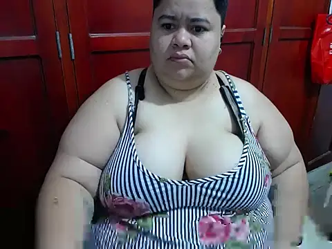 hotlesby4uxxx online show from June 17, 1:54 pm