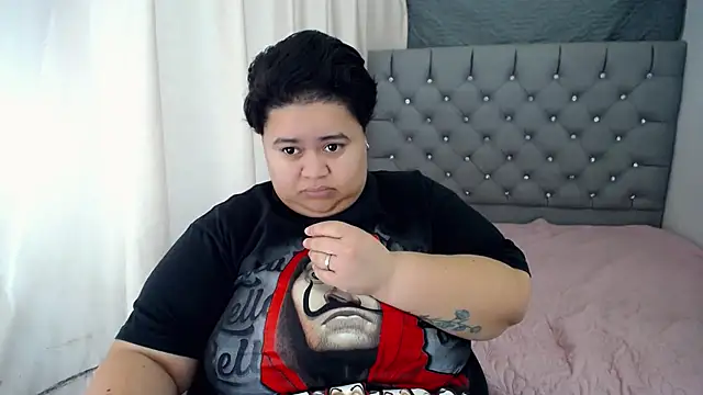 Snapshot of hotlesby4uxxx chatting on December 6, 7:39 pm hotlesby4uxxx online show from December 6, 7:39 pm