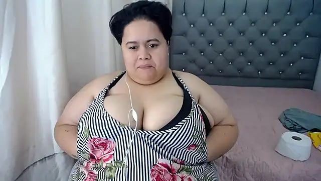 Snapshot of hotlesby4uxxx chatting on December 11, 11:00 pm hotlesby4uxxx online show from December 11, 11:00 pm