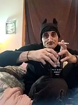 Snapshot of 19chubbylover81 chatting on January 9, 4:08 am 19chubbylover81 online show from January 9, 4:08 am