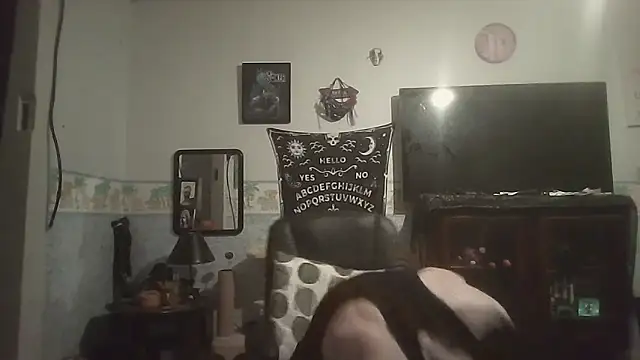 19chubbylover81 online show from April 9, 4:58 am