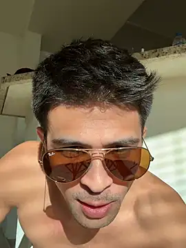 SebastianReiss online show from February 3, 11:43 pm