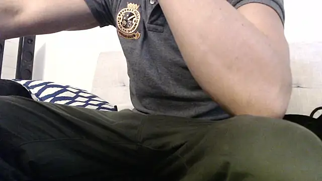 Snapshot of SebastianReiss chatting on February 10, 4:14 pm SebastianReiss online show from February 10, 4:14 pm