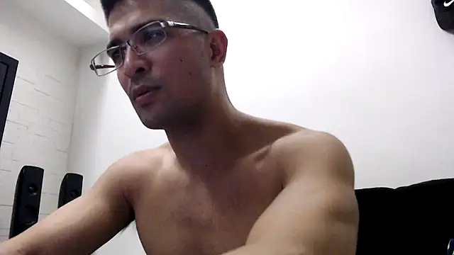 Snapshot of SebastianReiss chatting on February 1, 8:58 pm SebastianReiss online show from February 1, 8:58 pm