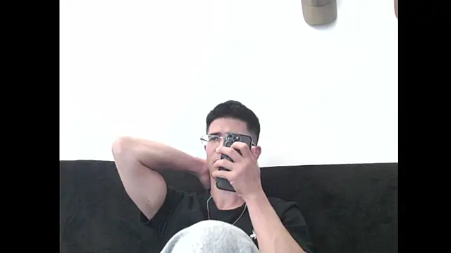 Snapshot of SebastianReiss chatting on March 12, 5:35 am SebastianReiss online show from March 12, 5:35 am