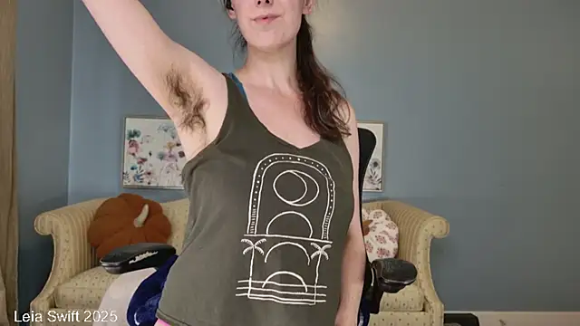 Snapshot of LeiaSwift chatting on November 15, 8:24 pm LeiaSwift online show from November 15, 8:24 pm