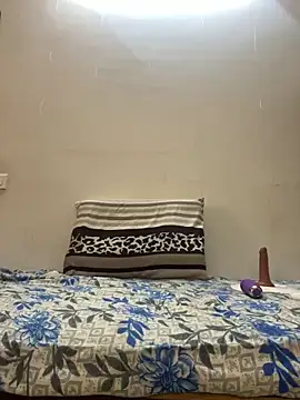 licksimmi online show from December 14, 3:39 am