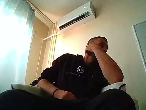 Snapshot of aqreteriziz chatting on July 18, 8:12 am aqreteriziz online show from July 18, 8:12 am