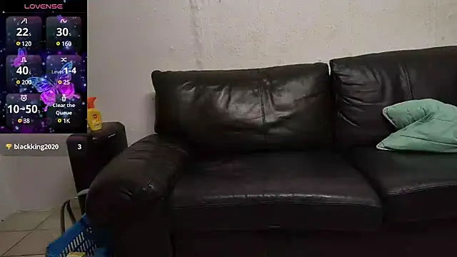 Snapshot of kimberjames84 chatting on February 20, 10:04 pm kimberjames84 online show from February 20, 10:04 pm