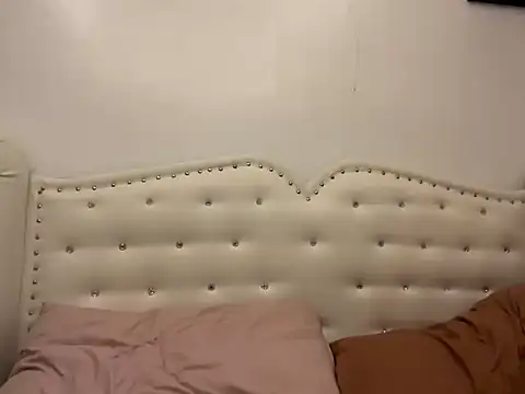 Tightwetholesxx online show from May 7, 1:54 am