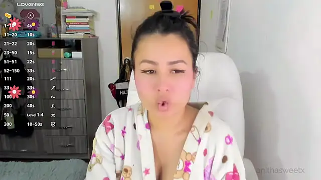 sweetana  online show from October 28, 10:47 am