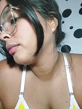 missmelissa  online show from April 19, 2:12 am