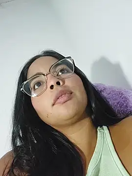 Snapshot of missmelissa_ chatting on December 14, 9:59 am missmelissa online show from December 14, 9:59 am