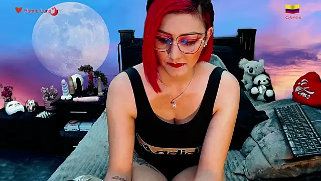 Snapshot of Hanna_Luna chatting on January 9, 7:42 am Hanna Luna online show from January 9, 7:42 am