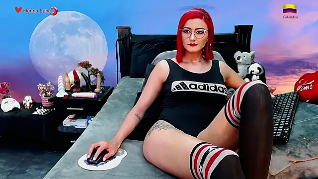 Snapshot of Hanna_Luna chatting on November 26, 8:14 am Hanna Luna online show from November 26, 8:14 am