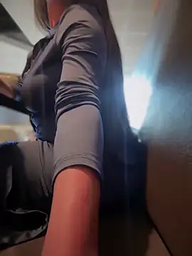   Nessa   online show from March 7, 12:01 pm