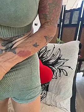 mommyselenafit  online show from March 25, 6:13 am