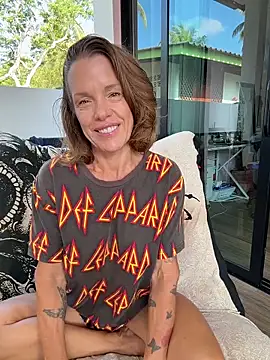 mommyselenafit  online show from March 10, 2:15 am