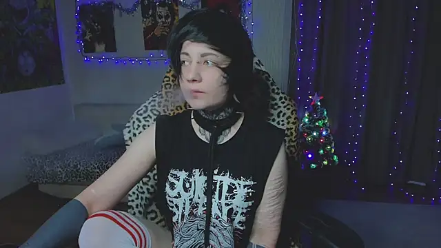 Snapshot of acid_trip1l chatting on December 21, 8:31 pm acid trip1l online show from December 21, 8:31 pm