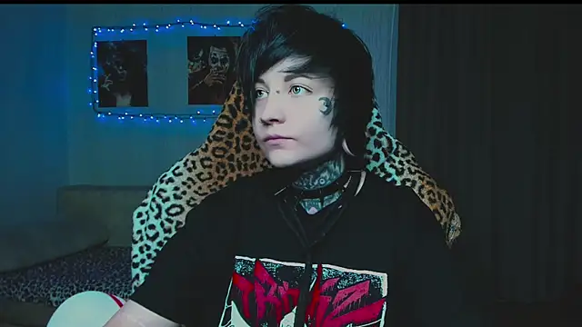 Snapshot of acid_trip1l chatting on October 5, 10:00 pm acid trip1l online show from October 5, 10:00 pm