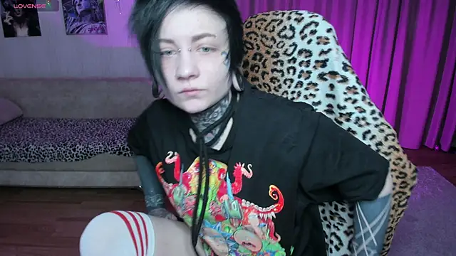 Snapshot of acid_trip1l chatting on February 16, 7:16 pm acid trip1l online show from February 16, 7:16 pm