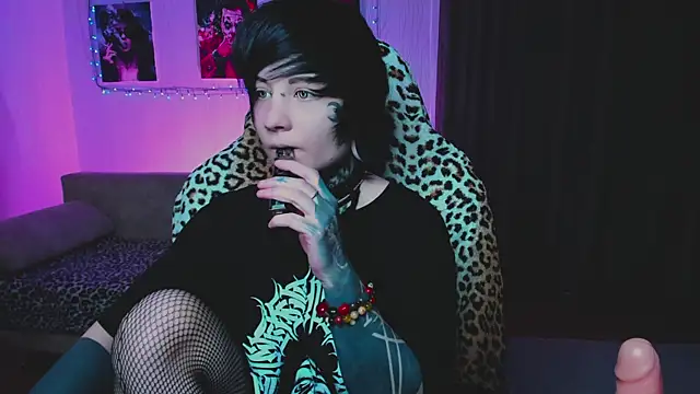 Snapshot of acid_trip1l chatting on September 20, 8:36 pm acid trip1l online show from September 20, 8:36 pm