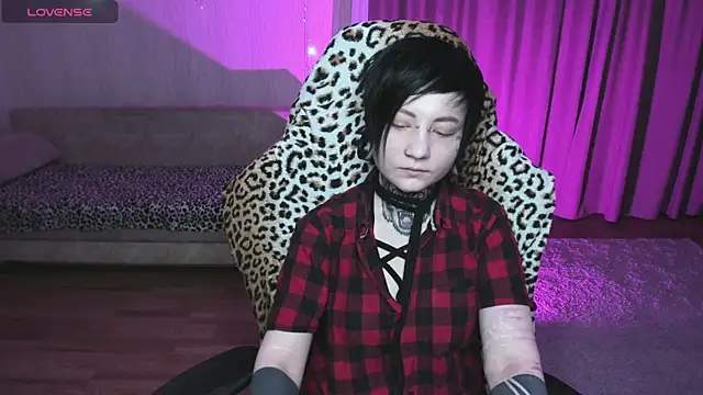 Snapshot of acid_trip1l chatting on February 11, 10:07 pm acid trip1l online show from February 11, 10:07 pm