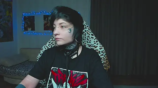 Snapshot of acid_trip1l chatting on October 12, 8:21 pm acid trip1l online show from October 12, 8:21 pm