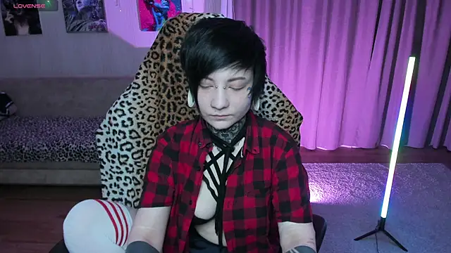 Snapshot of acid_trip1l chatting on March 12, 6:53 pm acid trip1l online show from March 12, 6:53 pm