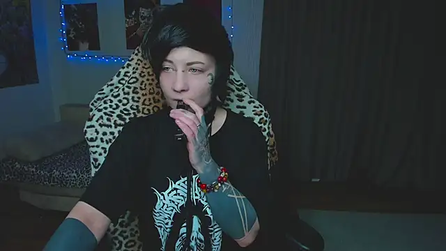 Snapshot of acid_trip1l chatting on October 13, 9:16 pm acid trip1l online show from October 13, 9:16 pm