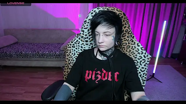 Snapshot of acid_trip1l chatting on February 10, 6:56 pm acid trip1l online show from February 10, 6:56 pm