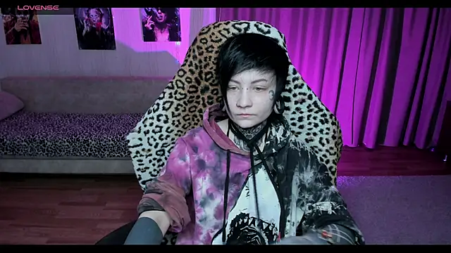 Snapshot of acid_trip1l chatting on January 19, 6:53 pm acid trip1l online show from January 19, 6:53 pm