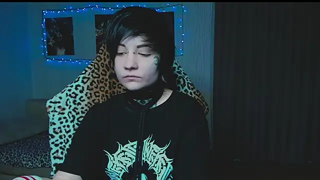 Snapshot of acid_trip1l chatting on September 29, 9:42 pm acid trip1l online show from September 29, 9:42 pm