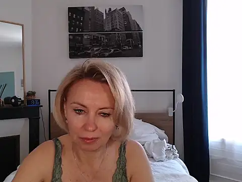 ADreamLady online show from March 19, 12:38 pm