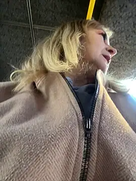 Irina2909xh online show from November 24, 12:27 pm